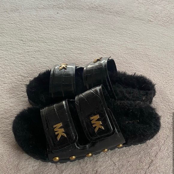 Michael Kors Stark Studded fur slides size 10 - Picture 4 of 5